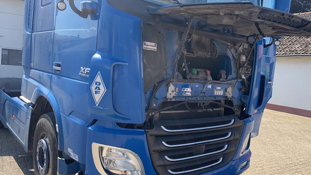 DAF XF 106.440PS SC SZM Top zustand 1-Hand - Τράκτορας: φωτογραφία 4 DAF XF 106.440PS SC SZM Top zustand 1-Hand - Τράκτορας: φωτογραφία 4