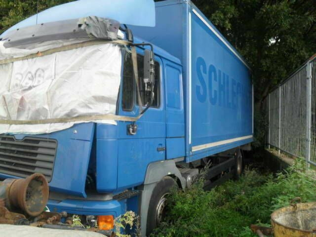 MAN 18.364 Koffer G.Haus Klima AHK ABS ZF-Schalter - Φορτηγό κόφα: φωτογραφία 1 MAN 18.364 Koffer G.Haus Klima AHK ABS ZF-Schalter - Φορτηγό κόφα: φωτογραφία 1
