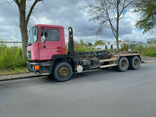 MAN 26.372K 6x4 Abrollkipper AHK Blatt/Blatt - Φορτηγό φόρτωσης γάντζου: φωτογραφία 2 MAN 26.372K 6x4 Abrollkipper AHK Blatt/Blatt - Φορτηγό φόρτωσης γάντζου: φωτογραφία 2