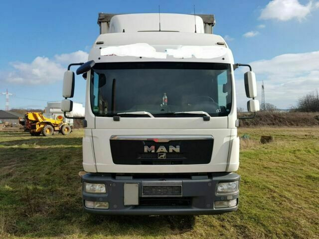 MAN TGL8.240 G.Haus/2xBett Klima AHK - Επαγγελματικό αυτοκίνητο με μουσαμά: φωτογραφία 1 MAN TGL8.240 G.Haus/2xBett Klima AHK - Επαγγελματικό αυτοκίνητο με μουσαμά: φωτογραφία 1