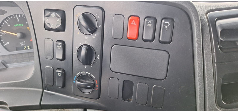 Mercedes-Benz 1222 Atego Koffer mit LBW Klima - Φορτηγό κόφα: φωτογραφία 5 Mercedes-Benz 1222 Atego Koffer mit LBW Klima - Φορτηγό κόφα: φωτογραφία 5