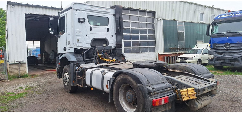 Mercedes-Benz 1840 HD 4x4 Arocs - Τράκτορας: φωτογραφία 3 Mercedes-Benz 1840 HD 4x4 Arocs - Τράκτορας: φωτογραφία 3