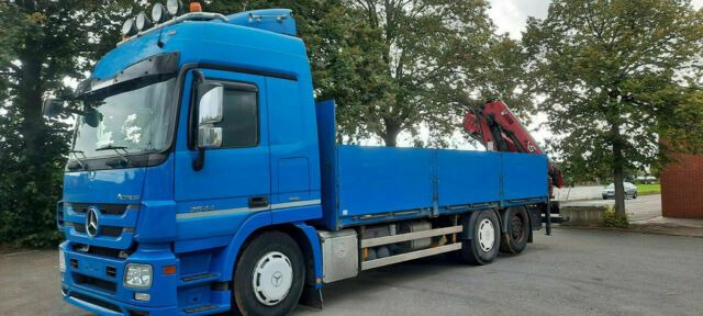 Mercedes-Benz 2544 Pritsche mit Kran Hiab XS am Heck - Φορτηγό με ανοιχτή καρότσα, Φορτηγό με γερανό: φωτογραφία 1 Mercedes-Benz 2544 Pritsche mit Kran Hiab XS am Heck - Φορτηγό με ανοιχτή καρότσα, Φορτηγό με γερανό: φωτογραφία 1