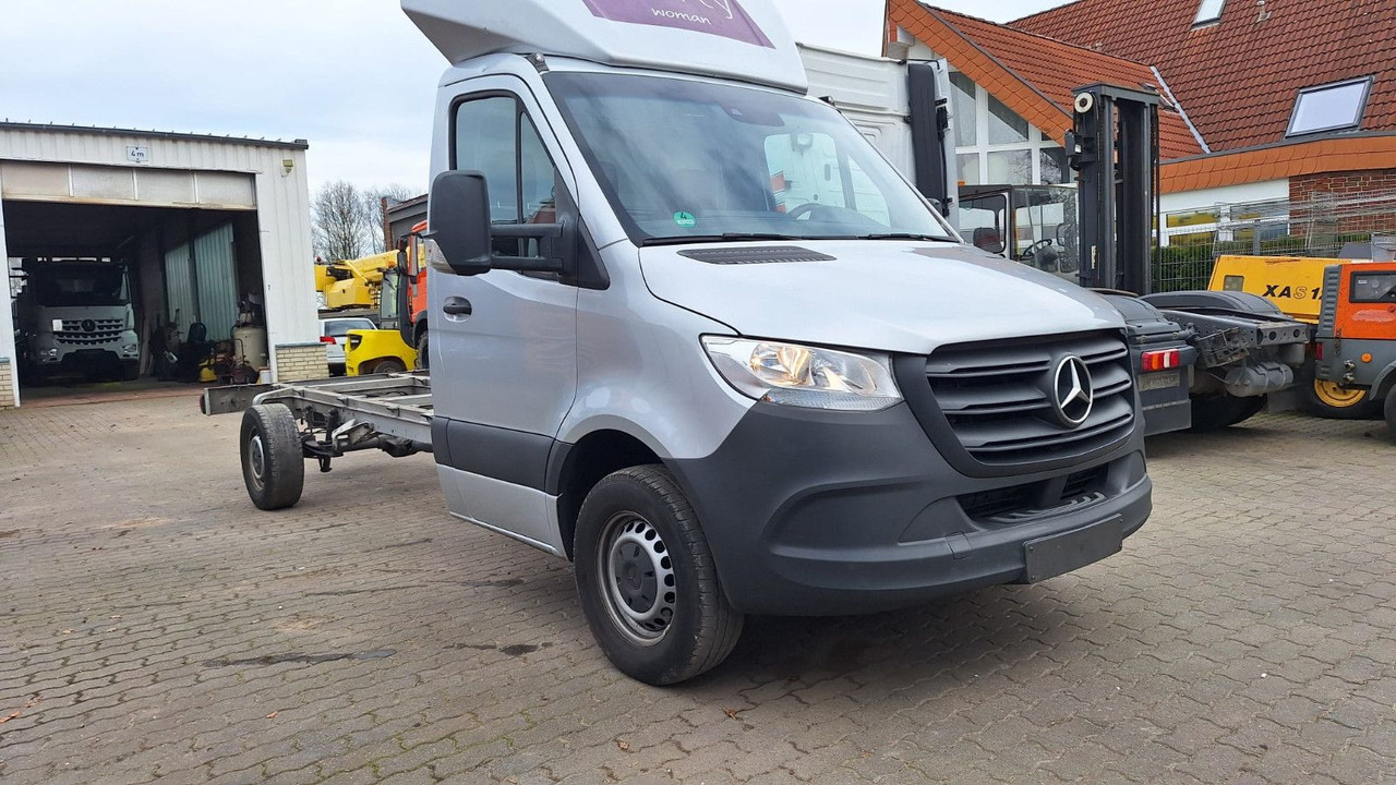 Mercedes-Benz Fahrgestell 316 - Φορτηγό σασί: φωτογραφία 2 Mercedes-Benz Fahrgestell 316 - Φορτηγό σασί: φωτογραφία 2