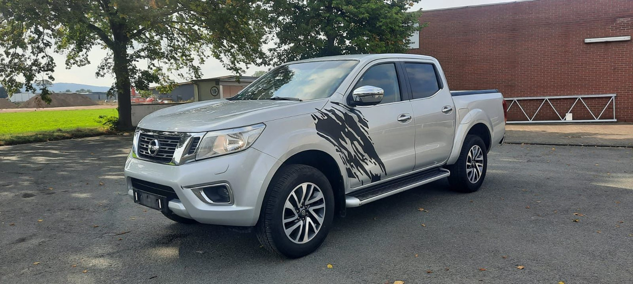 Nissan Navara NP300 N-Connecta Double Cab 4x4 - SUV: φωτογραφία 1 Nissan Navara NP300 N-Connecta Double Cab 4x4 - SUV: φωτογραφία 1