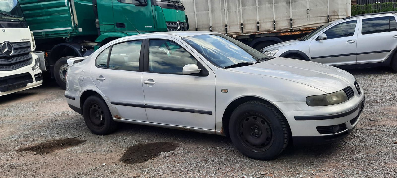 Seat Toledo Signo 1,8 20V Autom. - Λιμουζίνα/ Sedan: φωτογραφία 1 Seat Toledo Signo 1,8 20V Autom. - Λιμουζίνα/ Sedan: φωτογραφία 1