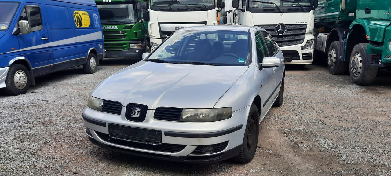 Seat Toledo Signo 1,8 20V Autom. - Λιμουζίνα/ Sedan: φωτογραφία 2 Seat Toledo Signo 1,8 20V Autom. - Λιμουζίνα/ Sedan: φωτογραφία 2