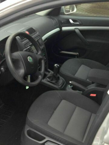 Skoda Octaviat Vollausst. 105 KW - Αυτοκίνητο: φωτογραφία 4 Skoda Octaviat Vollausst. 105 KW - Αυτοκίνητο: φωτογραφία 4