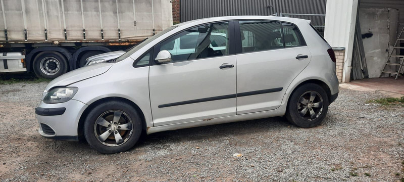 Volkswagen Golf Plus 1.9 TDI DSG DPF Comfortline - Hatchback: φωτογραφία 4 Volkswagen Golf Plus 1.9 TDI DSG DPF Comfortline - Hatchback: φωτογραφία 4