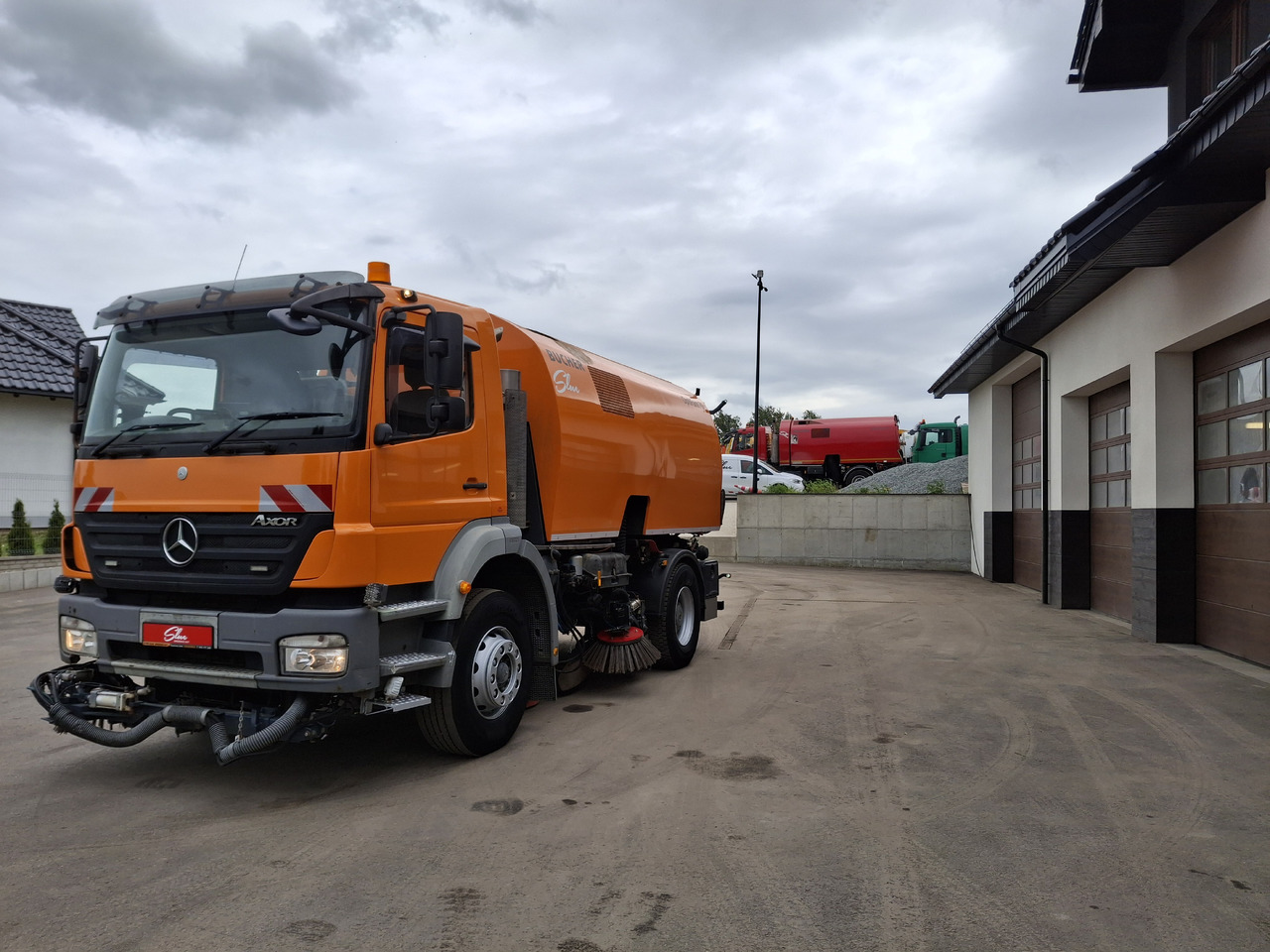 MERCEDES-BENZ Axor 1823 Zamiatarka Kehrmaschine BUCHER 2 Motoren Szczotki L/R Sweeper - Σάρωθρο δρόμων: φωτογραφία 2 MERCEDES-BENZ Axor 1823 Zamiatarka Kehrmaschine BUCHER 2 Motoren Szczotki L/R Sweeper - Σάρωθρο δρόμων: φωτογραφία 2