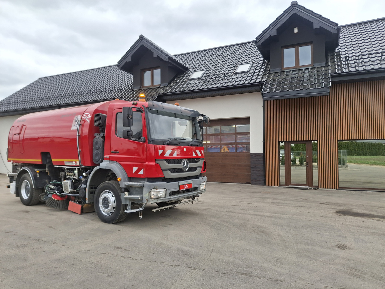 MERCEDES-BENZ Axor 1829 Zamiatarka Kehrmaschine BUCHER 2 Motoren Karcher PM10 Odchwaszczarka Sweeper - Σάρωθρο δρόμων: φωτογραφία 1 MERCEDES-BENZ Axor 1829 Zamiatarka Kehrmaschine BUCHER 2 Motoren Karcher PM10 Odchwaszczarka Sweeper - Σάρωθρο δρόμων: φωτογραφία 1