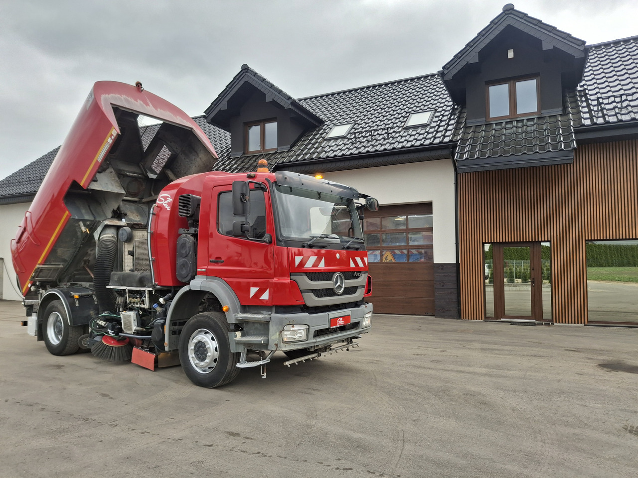 MERCEDES-BENZ Axor 1829 Zamiatarka Kehrmaschine BUCHER 2 Motoren Karcher PM10 Odchwaszczarka Sweeper - Σάρωθρο δρόμων: φωτογραφία 5 MERCEDES-BENZ Axor 1829 Zamiatarka Kehrmaschine BUCHER 2 Motoren Karcher PM10 Odchwaszczarka Sweeper - Σάρωθρο δρόμων: φωτογραφία 5
