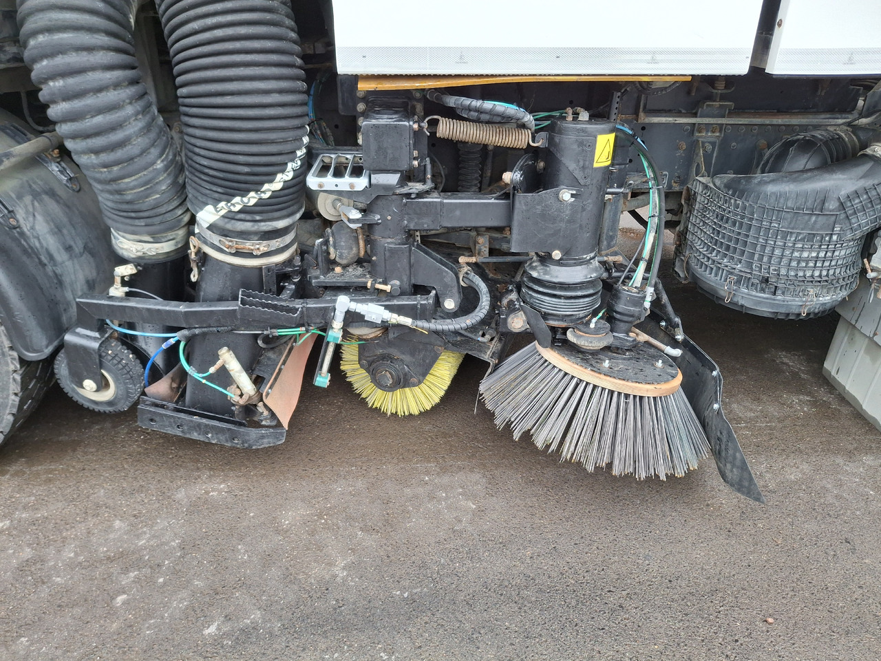 Σάρωθρο δρόμων Mercedes-Benz Axor 1829 PM10 Zamiatarka Kehrmaschine FAUN: φωτογραφία 8 Σάρωθρο δρόμων Mercedes-Benz Axor 1829 PM10 Zamiatarka Kehrmaschine FAUN: φωτογραφία 8