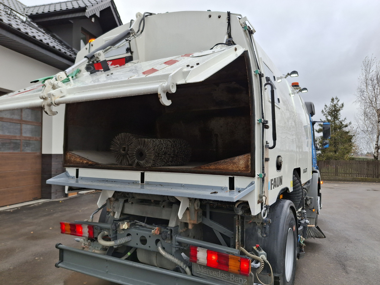 Σάρωθρο δρόμων Mercedes-Benz Axor 1829 PM10 Zamiatarka Kehrmaschine FAUN: φωτογραφία 21 Σάρωθρο δρόμων Mercedes-Benz Axor 1829 PM10 Zamiatarka Kehrmaschine FAUN: φωτογραφία 21