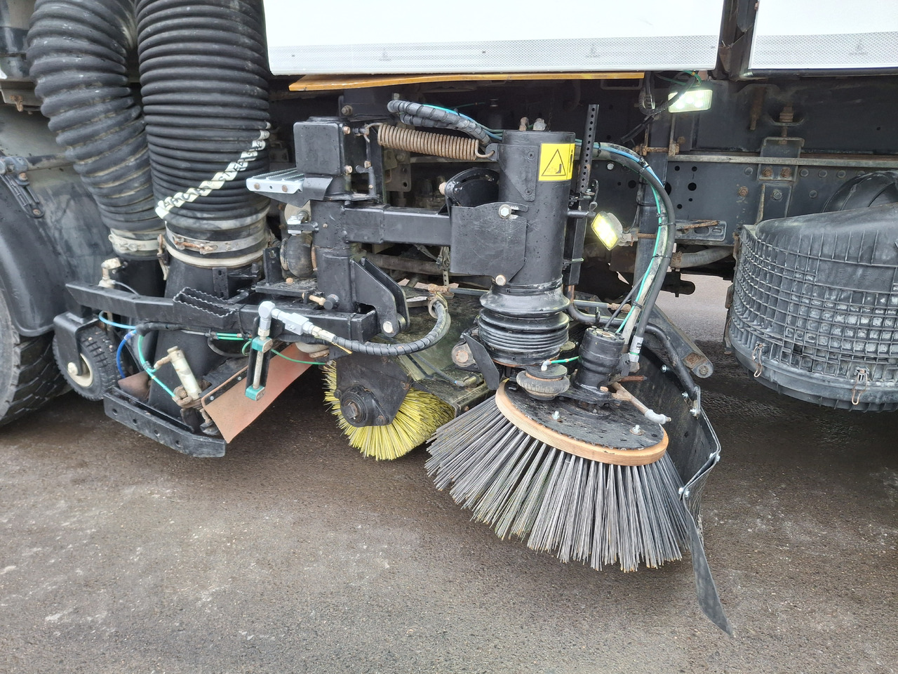 Σάρωθρο δρόμων Mercedes-Benz Axor 1829 PM10 Zamiatarka Kehrmaschine FAUN: φωτογραφία 18 Σάρωθρο δρόμων Mercedes-Benz Axor 1829 PM10 Zamiatarka Kehrmaschine FAUN: φωτογραφία 18