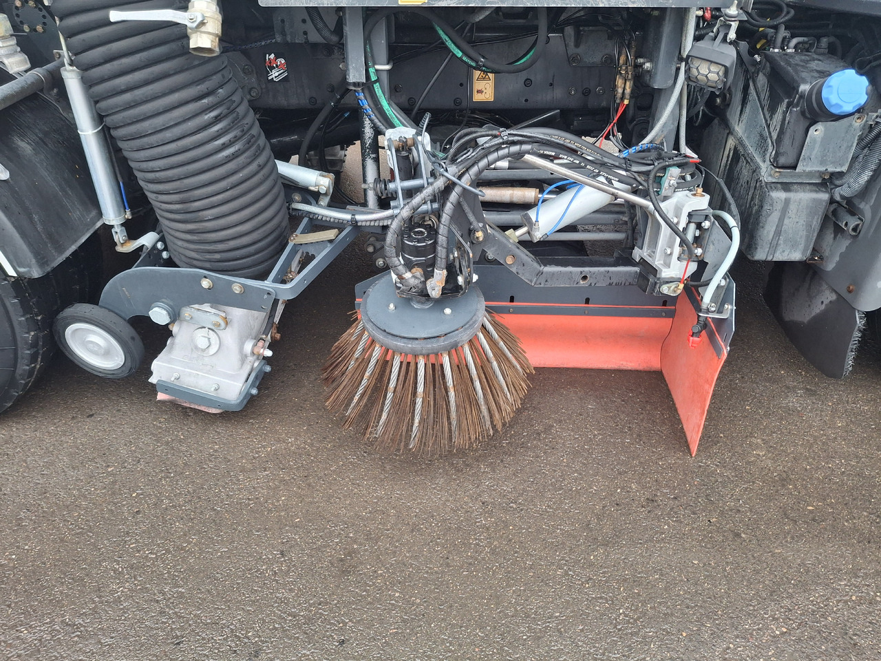 RENAULT Midlum 220 Zamiatarka Kehrmaschine Johnston 2 Motoren Szczotki L/R - Σάρωθρο δρόμων: φωτογραφία 5 RENAULT Midlum 220 Zamiatarka Kehrmaschine Johnston 2 Motoren Szczotki L/R - Σάρωθρο δρόμων: φωτογραφία 5