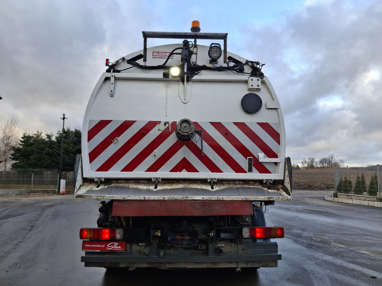SCANIA 94G Zamiatarka Kehrmaschine BUCHER L/R Frontbürste 2 Motoren Odchwaszczarka Przednia Szczotka - Σάρωθρο δρόμων: φωτογραφία 4 SCANIA 94G Zamiatarka Kehrmaschine BUCHER L/R Frontbürste 2 Motoren Odchwaszczarka Przednia Szczotka - Σάρωθρο δρόμων: φωτογραφία 4