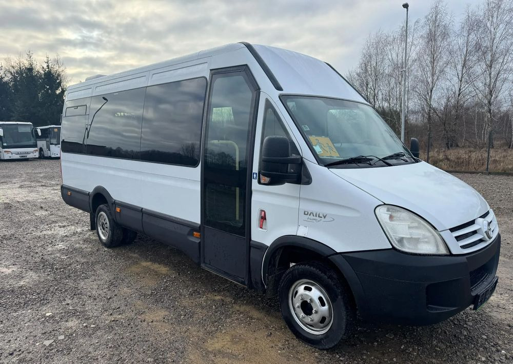 Iveco Daily - Μικρό λεωφορείο, Επιβατικό βαν: φωτογραφία 1 Iveco Daily - Μικρό λεωφορείο, Επιβατικό βαν: φωτογραφία 1
