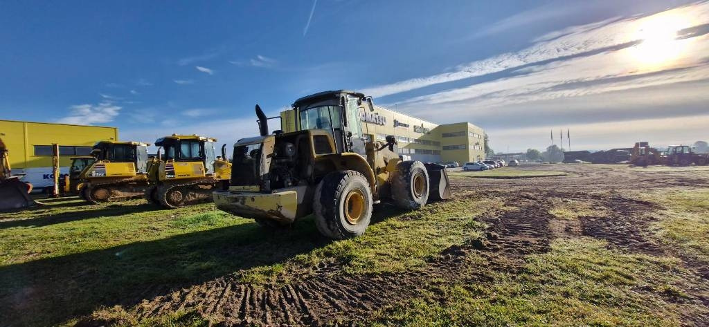 New Holland W 190 B - Ελαστιχοφόρος φορτωτής: φωτογραφία 2 New Holland W 190 B - Ελαστιχοφόρος φορτωτής: φωτογραφία 2