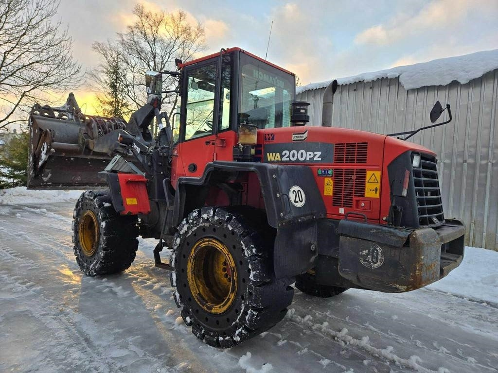 Komatsu WA200PZ-6 - Ελαστιχοφόρος φορτωτής: φωτογραφία 5 Komatsu WA200PZ-6 - Ελαστιχοφόρος φορτωτής: φωτογραφία 5