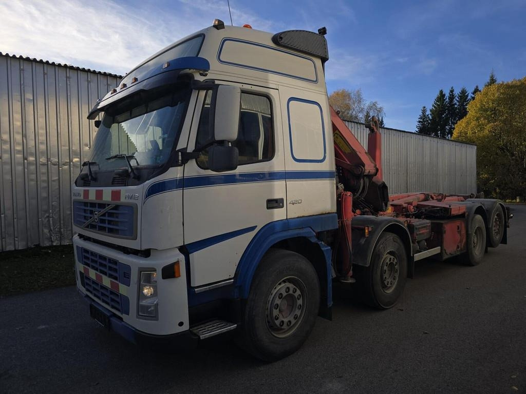 Volvo FM12 420 8X2 HMF 2220 K4  - Φορτηγό φόρτωσης γάντζου: φωτογραφία 1 Volvo FM12 420 8X2 HMF 2220 K4  - Φορτηγό φόρτωσης γάντζου: φωτογραφία 1