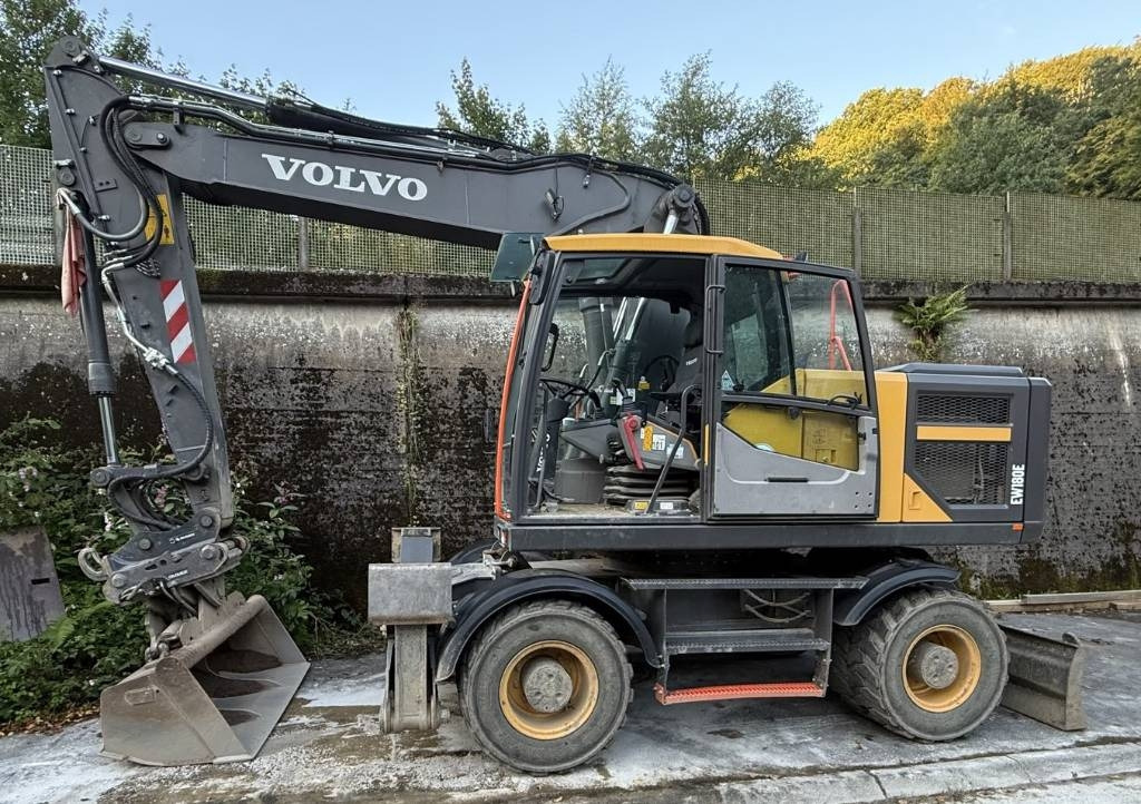 Volvo EW 180 E - Τροχοφόρος εκσκαφέας: φωτογραφία 1 Volvo EW 180 E - Τροχοφόρος εκσκαφέας: φωτογραφία 1