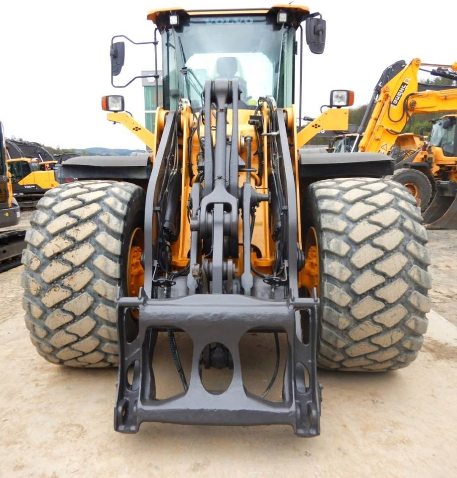 Volvo L 110 H - Ελαστιχοφόρος φορτωτής: φωτογραφία 2 Volvo L 110 H - Ελαστιχοφόρος φορτωτής: φωτογραφία 2