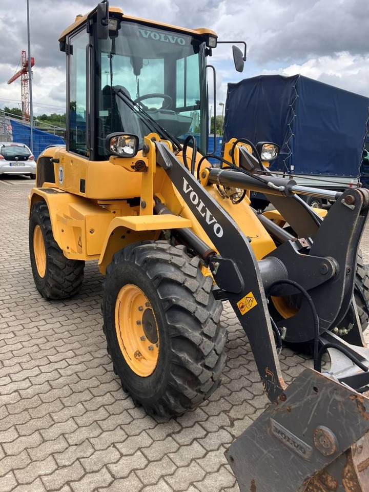 Volvo L 30 G - Ελαστιχοφόρος φορτωτής: φωτογραφία 3 Volvo L 30 G - Ελαστιχοφόρος φορτωτής: φωτογραφία 3