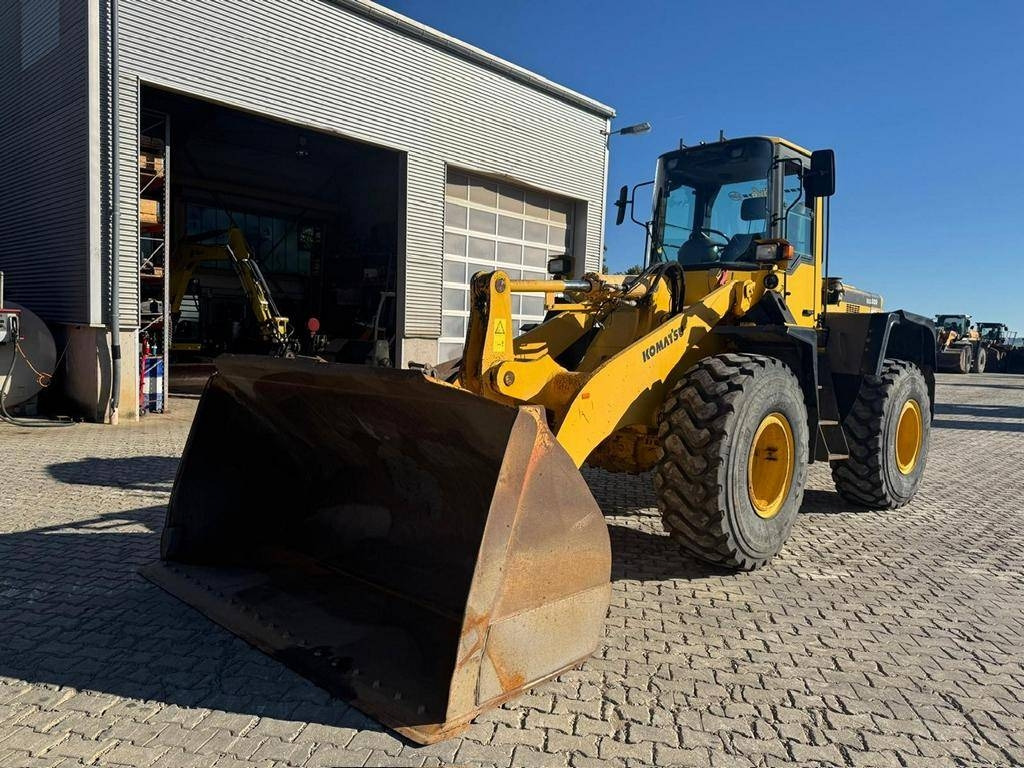 Komatsu WA 320-3H - Ελαστιχοφόρος φορτωτής: φωτογραφία 1 Komatsu WA 320-3H - Ελαστιχοφόρος φορτωτής: φωτογραφία 1