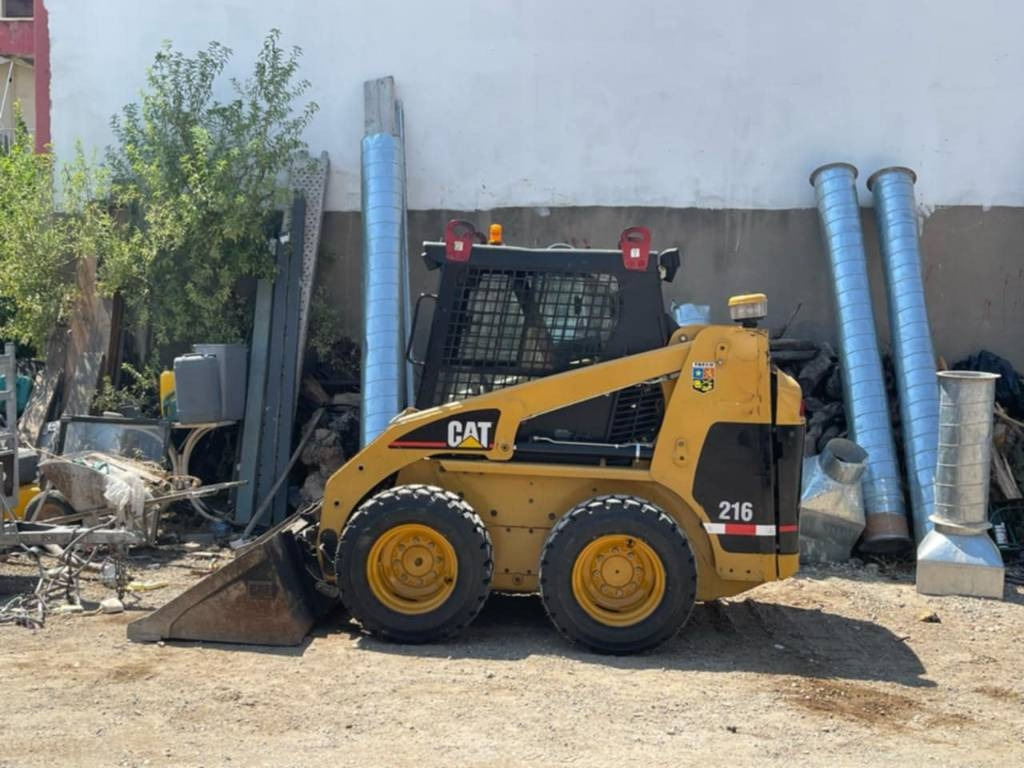 CAT 216 - Φορτωτής πλάγιας ολίσθησης: φωτογραφία 1 CAT 216 - Φορτωτής πλάγιας ολίσθησης: φωτογραφία 1