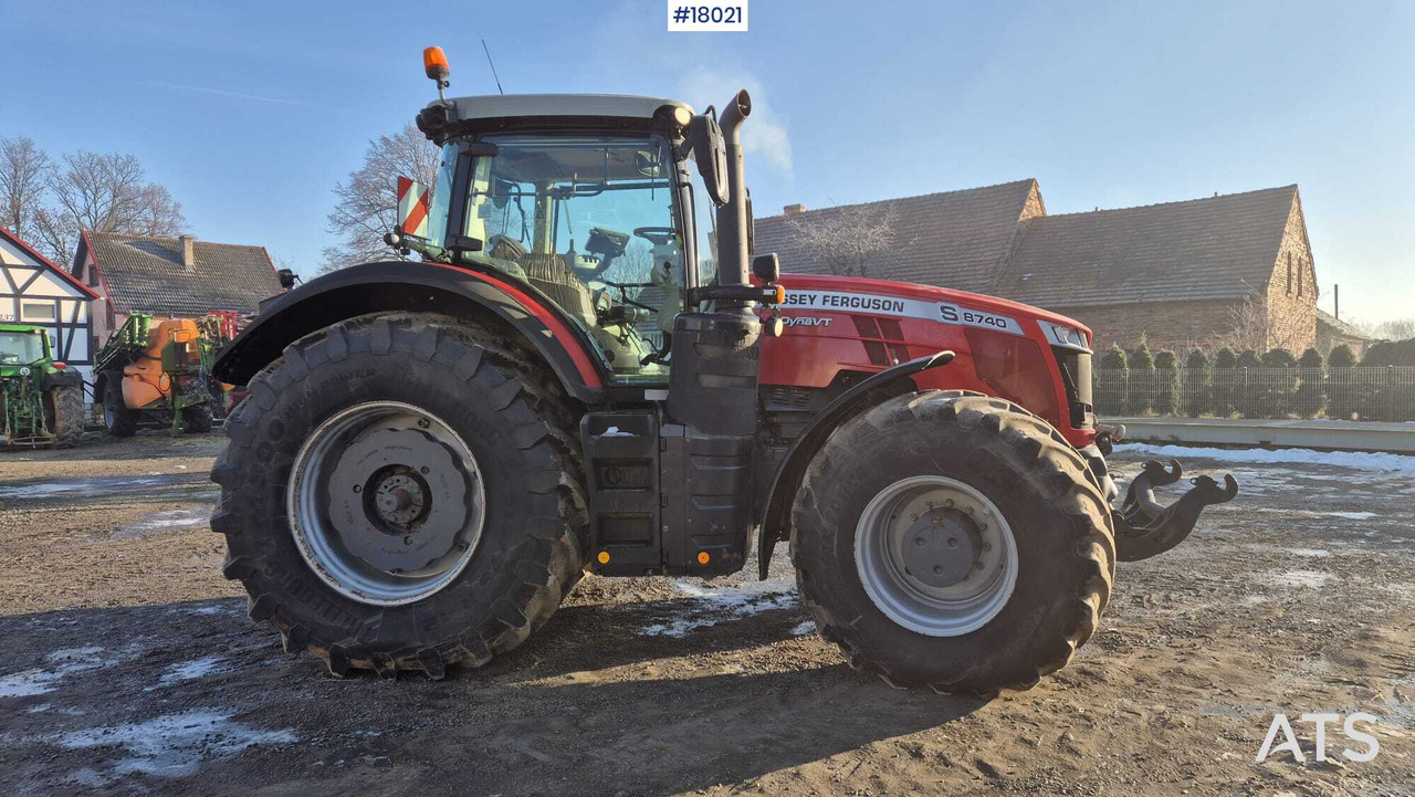 Massey Ferguson 8740S agricultural tractor (2019) - Τρακτέρ: φωτογραφία 4 Massey Ferguson 8740S agricultural tractor (2019) - Τρακτέρ: φωτογραφία 4