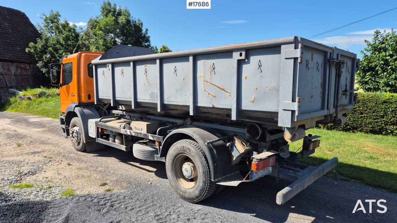 Mercedes-Benz 1828 hooklift (1999) two containers - Φορτηγό φόρτωσης γάντζου: φωτογραφία 5 Mercedes-Benz 1828 hooklift (1999) two containers - Φορτηγό φόρτωσης γάντζου: φωτογραφία 5