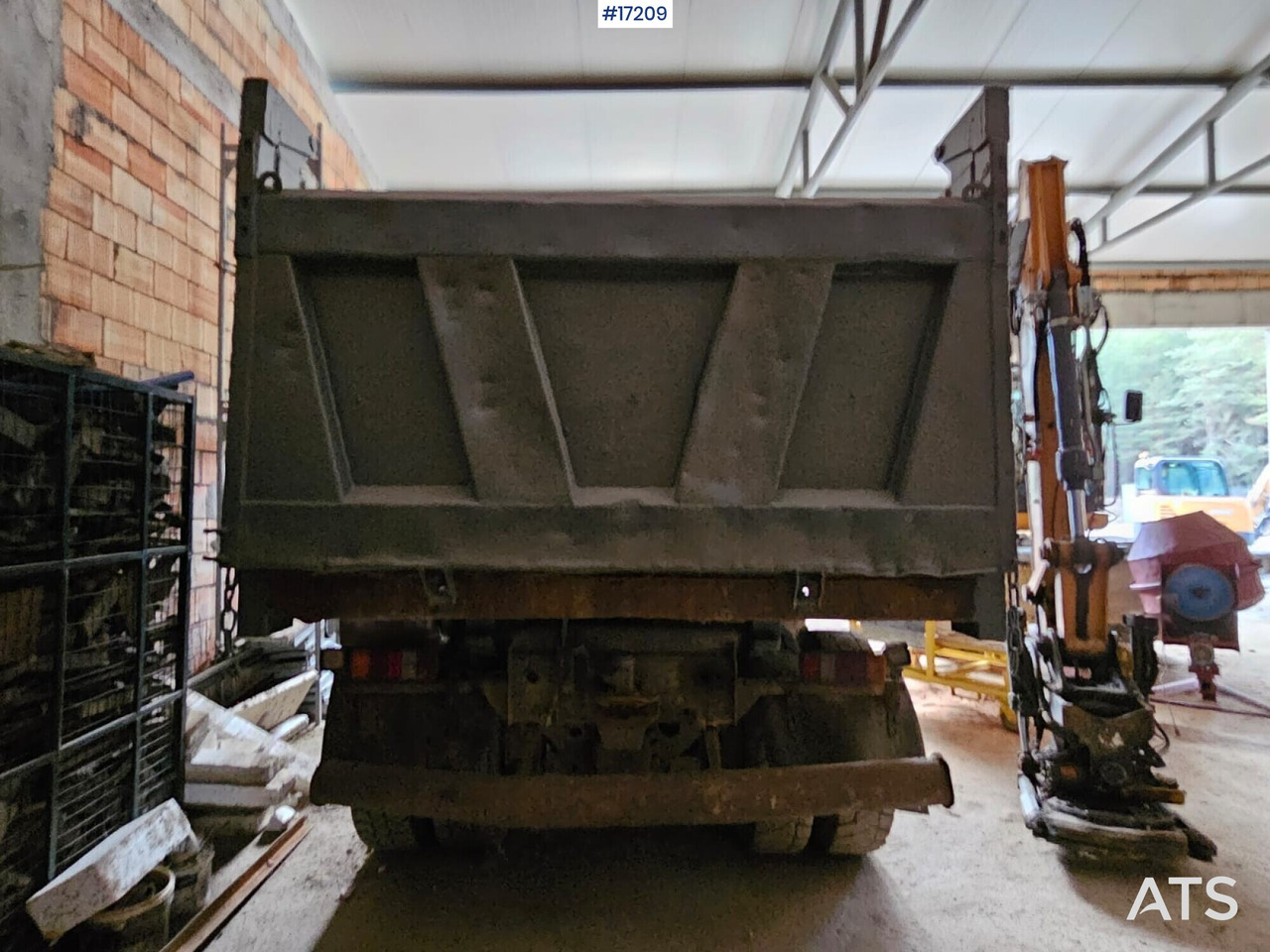 Three-axle tipper TATRA T815-2 6x6 (2007) - Φορτηγό ανατρεπόμενο: φωτογραφία 5 Three-axle tipper TATRA T815-2 6x6 (2007) - Φορτηγό ανατρεπόμενο: φωτογραφία 5