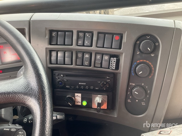 2007 Renault Thomas AR1941 4x4 Crew Cab Fire Truck - Πυροσβεστικό όχημα: φωτογραφία 4 2007 Renault Thomas AR1941 4x4 Crew Cab Fire Truck - Πυροσβεστικό όχημα: φωτογραφία 4