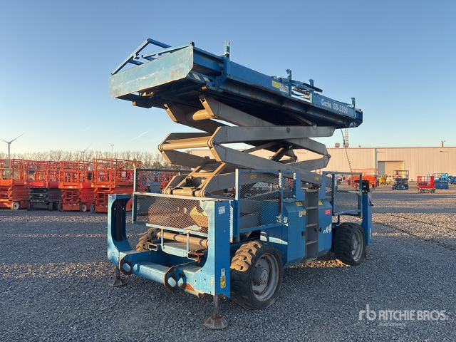 2013 Genie GS-3390 4x4 Diesel Scissor Lift - Ψαλιδωτό ανυψωτικό: φωτογραφία 4 2013 Genie GS-3390 4x4 Diesel Scissor Lift - Ψαλιδωτό ανυψωτικό: φωτογραφία 4