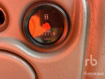 Ελαστιχοφόρος φορτωτής VOLVO L180F: φωτογραφία 6