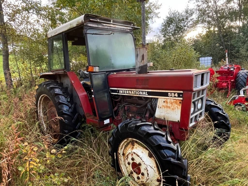 International Harvester 584 4WD - Τρακτέρ: φωτογραφία 4 International Harvester 584 4WD - Τρακτέρ: φωτογραφία 4
