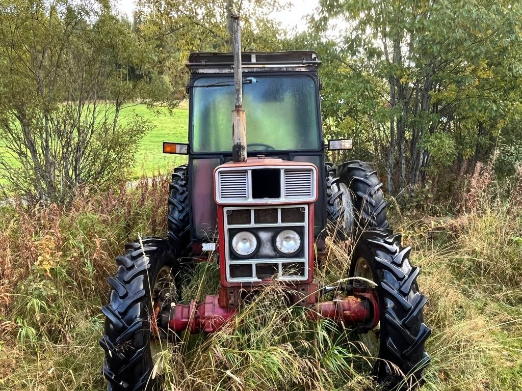 International Harvester 584 4WD - Τρακτέρ: φωτογραφία 5 International Harvester 584 4WD - Τρακτέρ: φωτογραφία 5