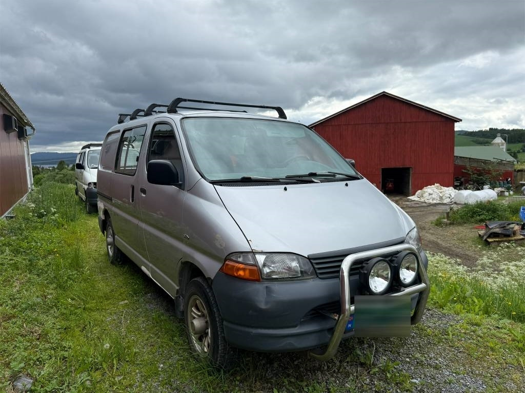 Toyota Hiace 4x4 - Μικρό βαν: φωτογραφία 1 Toyota Hiace 4x4 - Μικρό βαν: φωτογραφία 1