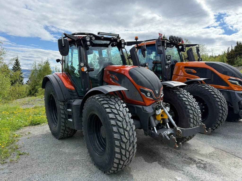 Valtra N175 V inkl. Noremat armklipper kantslåttløsning - Τρακτέρ: φωτογραφία 3 Valtra N175 V inkl. Noremat armklipper kantslåttløsning - Τρακτέρ: φωτογραφία 3