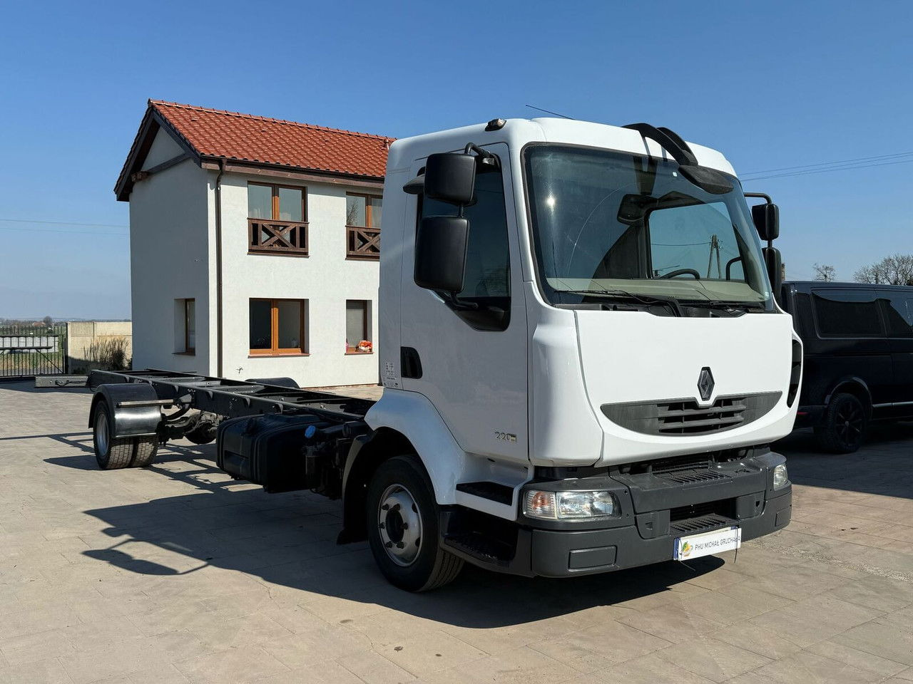Renault Midlum 220 - Φορτηγό σασί: φωτογραφία 1 Renault Midlum 220 - Φορτηγό σασί: φωτογραφία 1