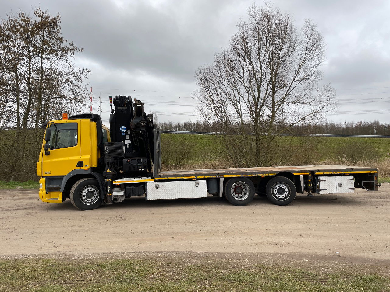 DAF 85.410 Met Effer 470 6s laadkraan ladekran loadercrane crane palfinger hiab fassi - Φορτηγό με γερανό: φωτογραφία 2 DAF 85.410 Met Effer 470 6s laadkraan ladekran loadercrane crane palfinger hiab fassi - Φορτηγό με γερανό: φωτογραφία 2