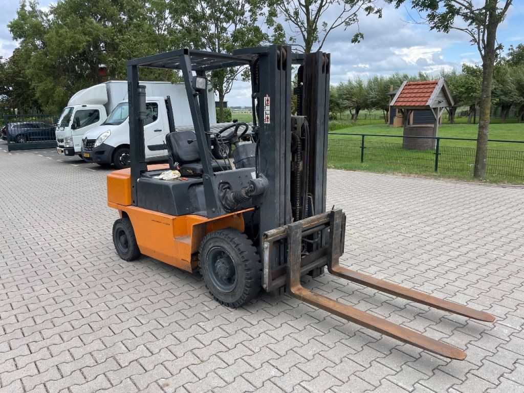 Nissan FJ02A25U 2.5 ton diesel triplo freelift heftruck - Περονοφόρο όχημα: φωτογραφία 4 Nissan FJ02A25U 2.5 ton diesel triplo freelift heftruck - Περονοφόρο όχημα: φωτογραφία 4