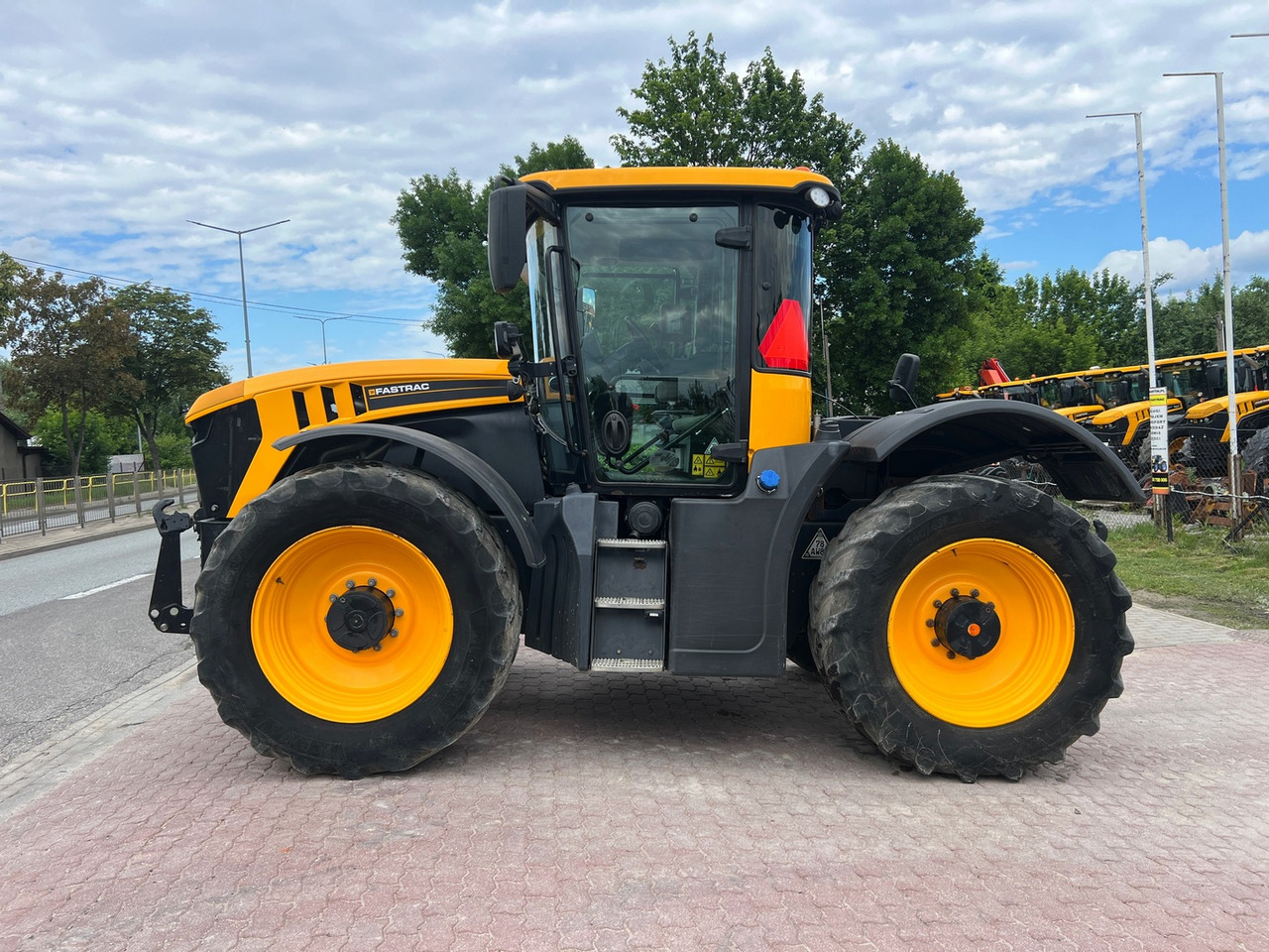 JCB Fastrac 4220 - Τρακτέρ: φωτογραφία 2 JCB Fastrac 4220 - Τρακτέρ: φωτογραφία 2