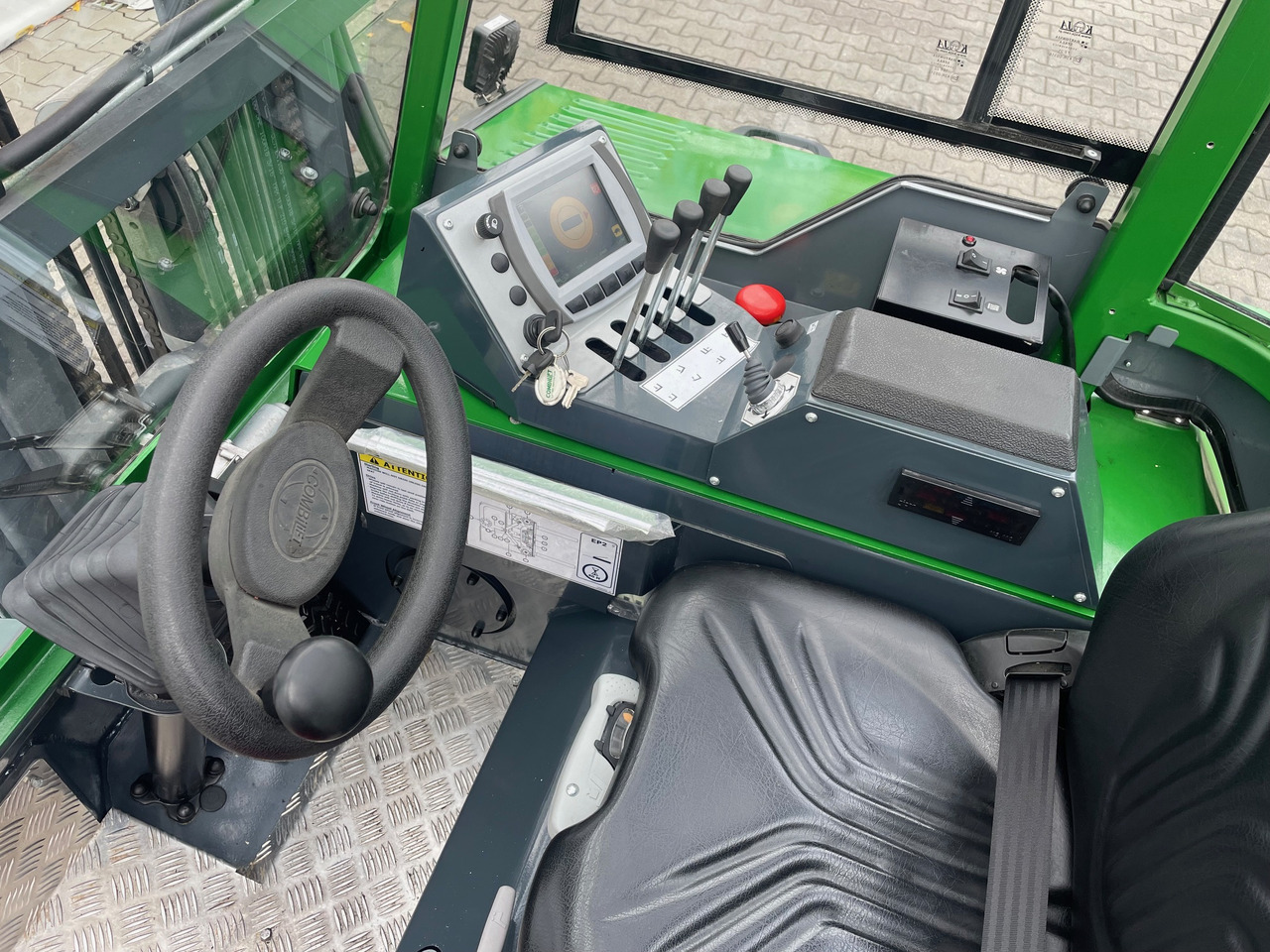 Combilift CBE 2500 - 4-κίνητα ανυψωτικό στενών δρόμων: φωτογραφία 5 Combilift CBE 2500 - 4-κίνητα ανυψωτικό στενών δρόμων: φωτογραφία 5