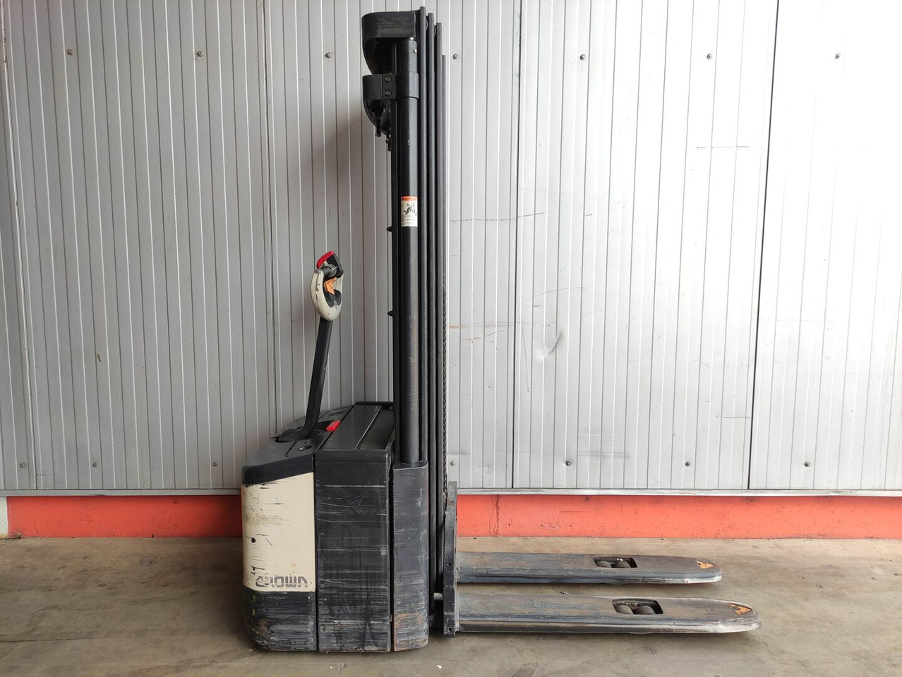 Crown WE2300-1.6-TT - Μηχάνημα στοίβαξης: φωτογραφία 2 Crown WE2300-1.6-TT - Μηχάνημα στοίβαξης: φωτογραφία 2