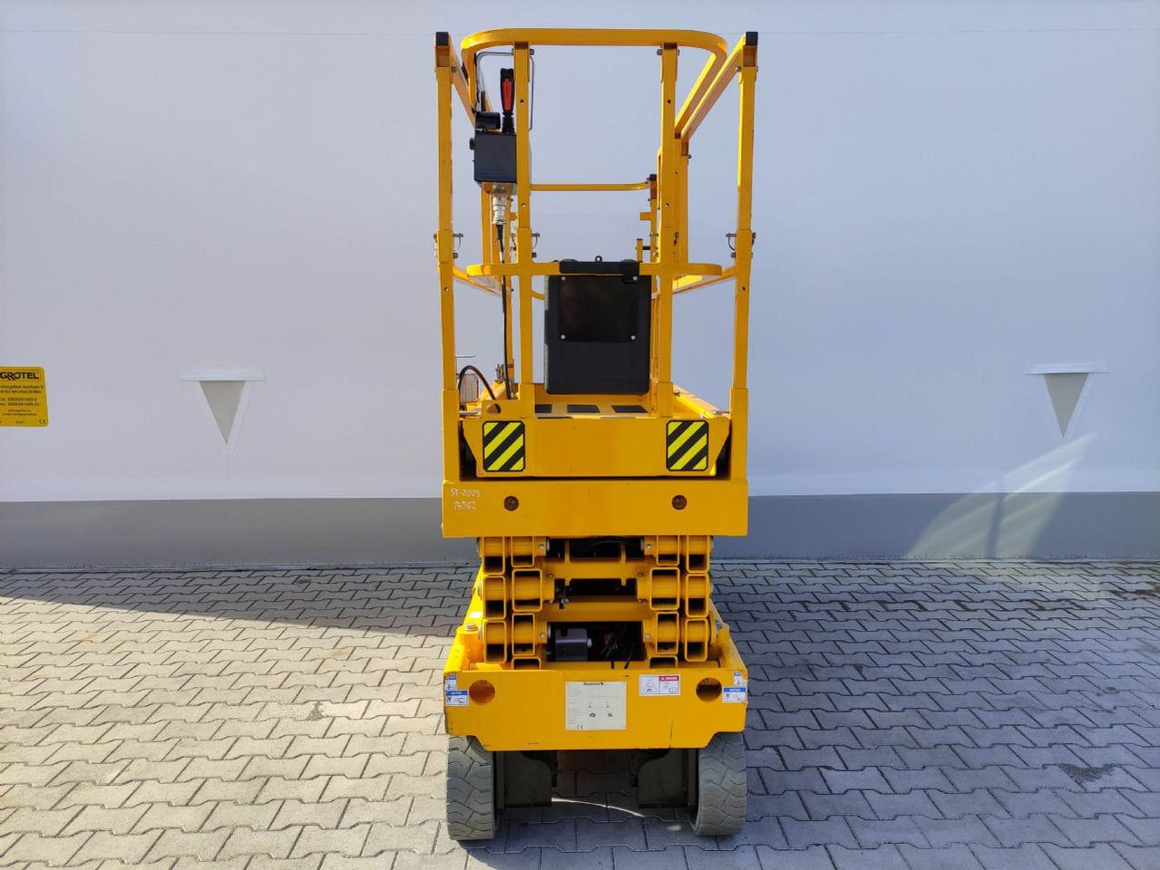 Haulotte Compact 10N - Ψαλιδωτό ανυψωτικό: φωτογραφία 3 Haulotte Compact 10N - Ψαλιδωτό ανυψωτικό: φωτογραφία 3
