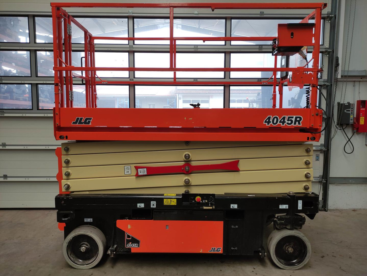 JLG 4045R - Ψαλιδωτό ανυψωτικό: φωτογραφία 2 JLG 4045R - Ψαλιδωτό ανυψωτικό: φωτογραφία 2