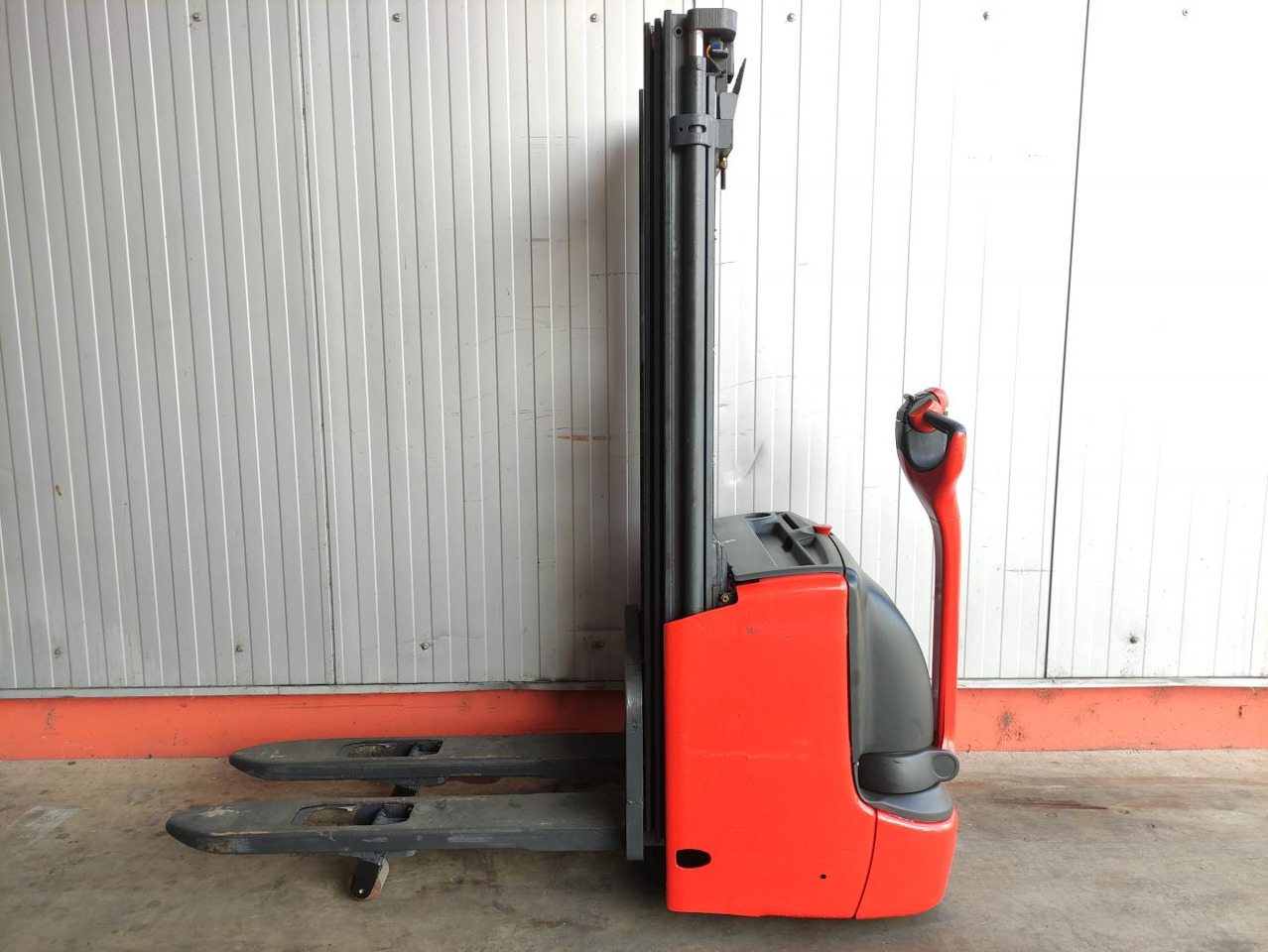 Linde L12i-1172 - Μηχάνημα στοίβαξης: φωτογραφία 1 Linde L12i-1172 - Μηχάνημα στοίβαξης: φωτογραφία 1
