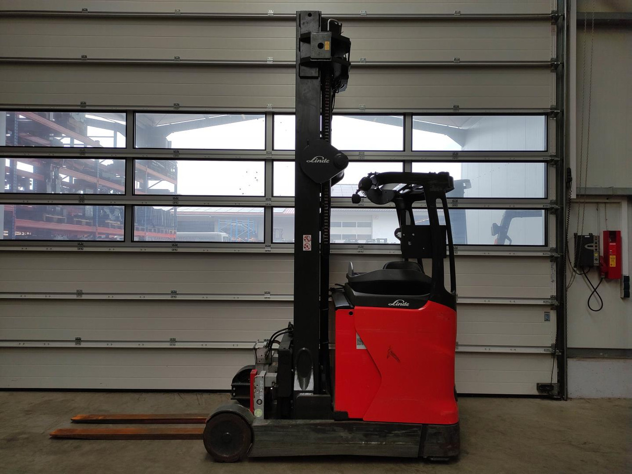 Linde R20-1120 - Ανυψωτικό στενών δρόμων: φωτογραφία 1 Linde R20-1120 - Ανυψωτικό στενών δρόμων: φωτογραφία 1